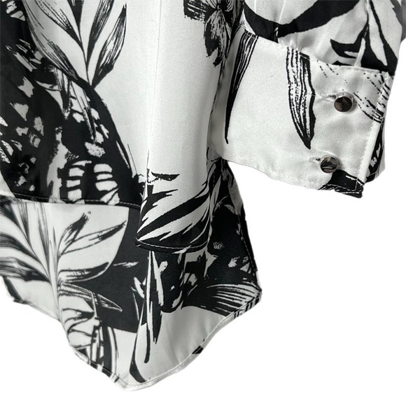 White House Black Market Silver Embellished Blouse - Picture 5 of 10